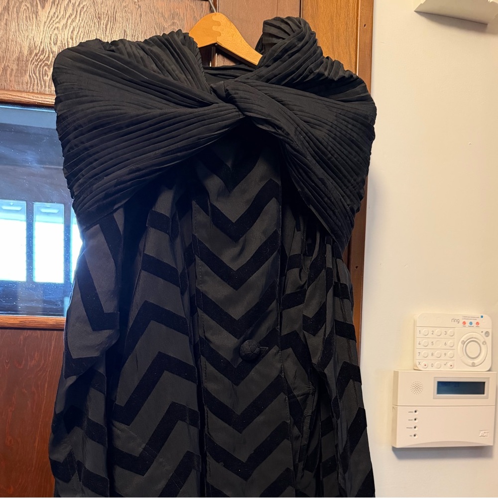 Reversible Black Chevron Patterned Coat!